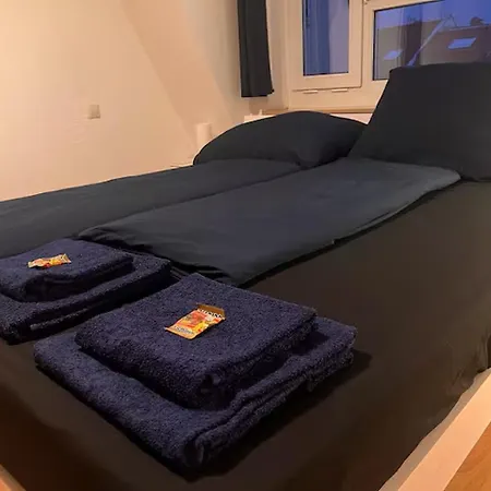 Wolfsbau - Privates Gaestezimmer - Zentrum, Hbf, Zoo Séjour chez l'habitant *