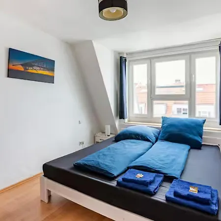 Wolfsbau - Privates Gaestezimmer - Zentrum, Hbf, Zoo *